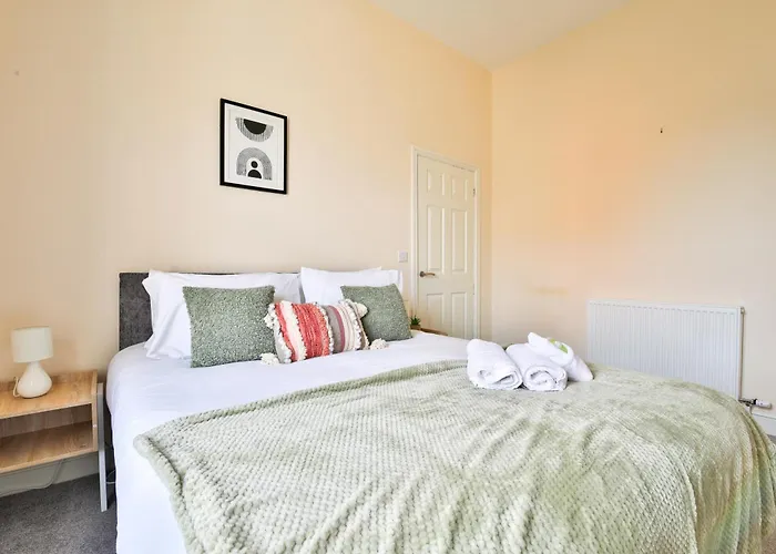 Stayright 3-Bed Home Near Central Cardiff- Sleeps 6, Twin Or King Beds