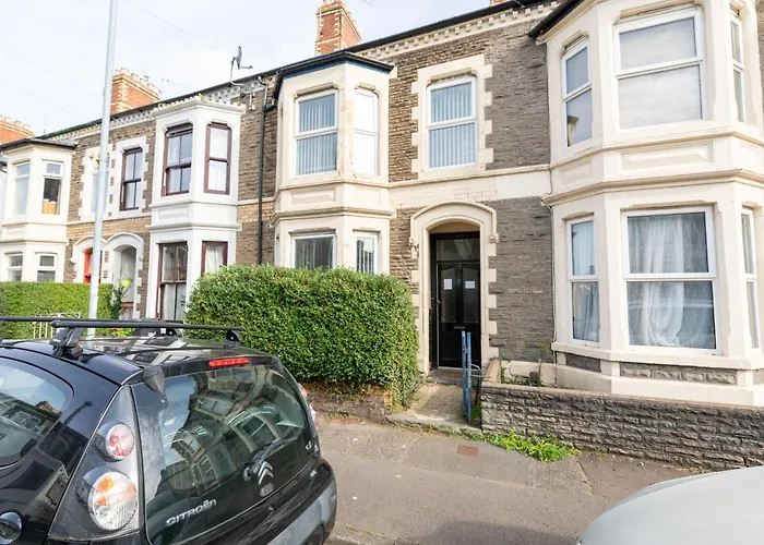 Stayright 3-Bed Home Near Central Cardiff- Sleeps 6, Twin Or King Beds