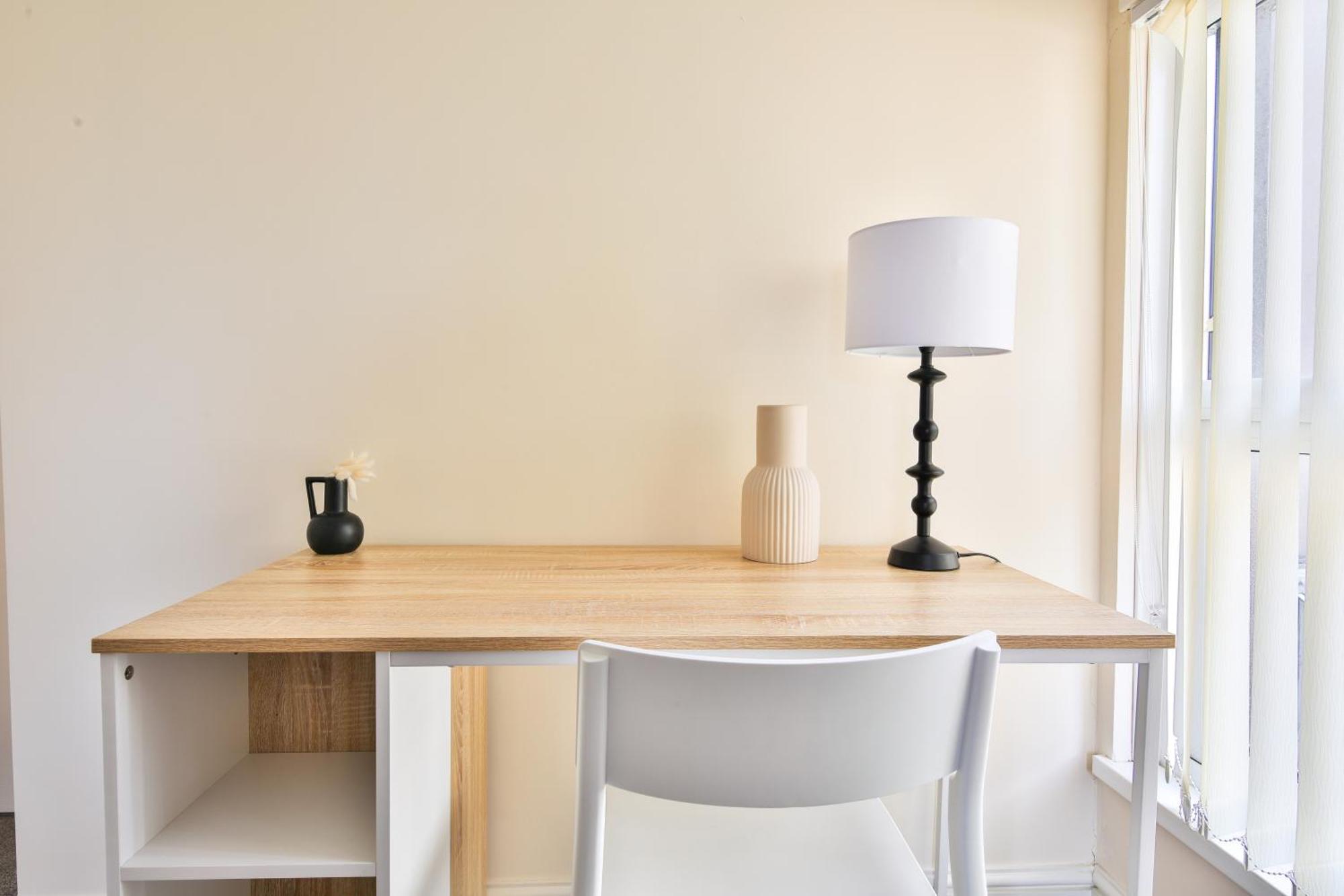Apartment Stayright 3-bed Near Cardiff- Sleeps 6, Twin Or King Beds Cardiff