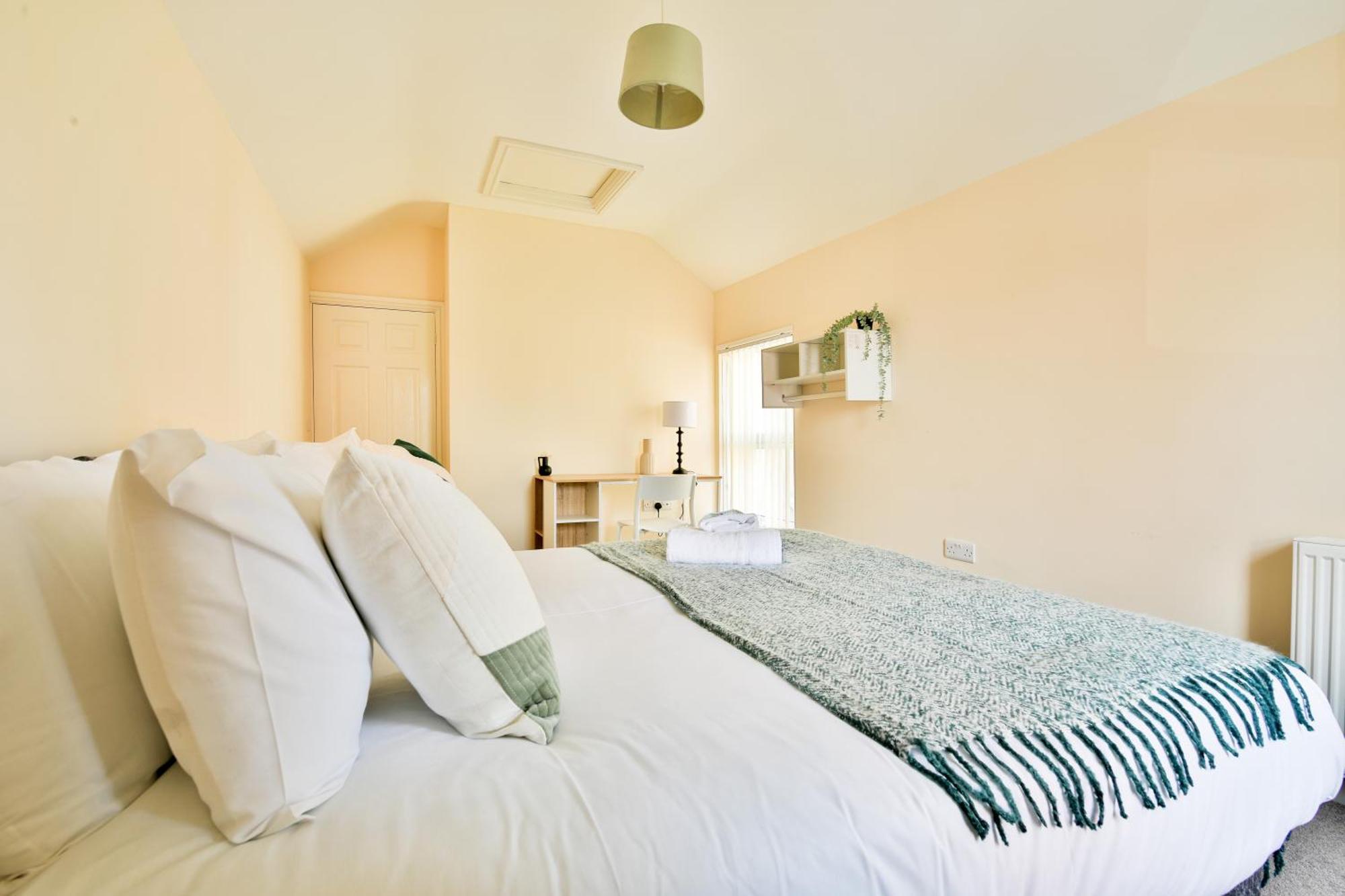 Stayright 3-bed Near Cardiff- Sleeps 6, Twin Or King Beds Apartment Cardiff