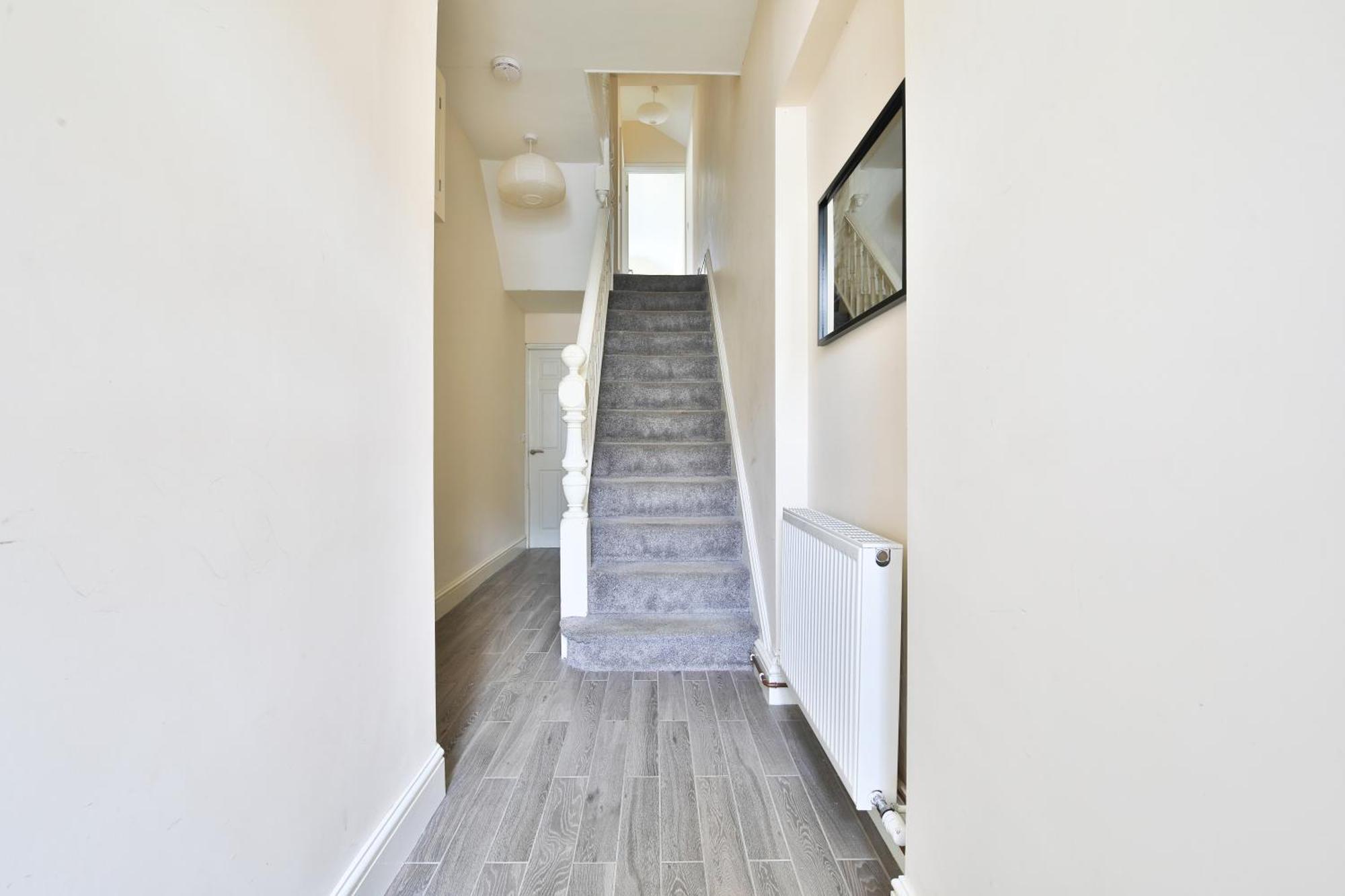 Stayright 3-bed Near Cardiff- Sleeps 6, Twin Or King Beds Apartment