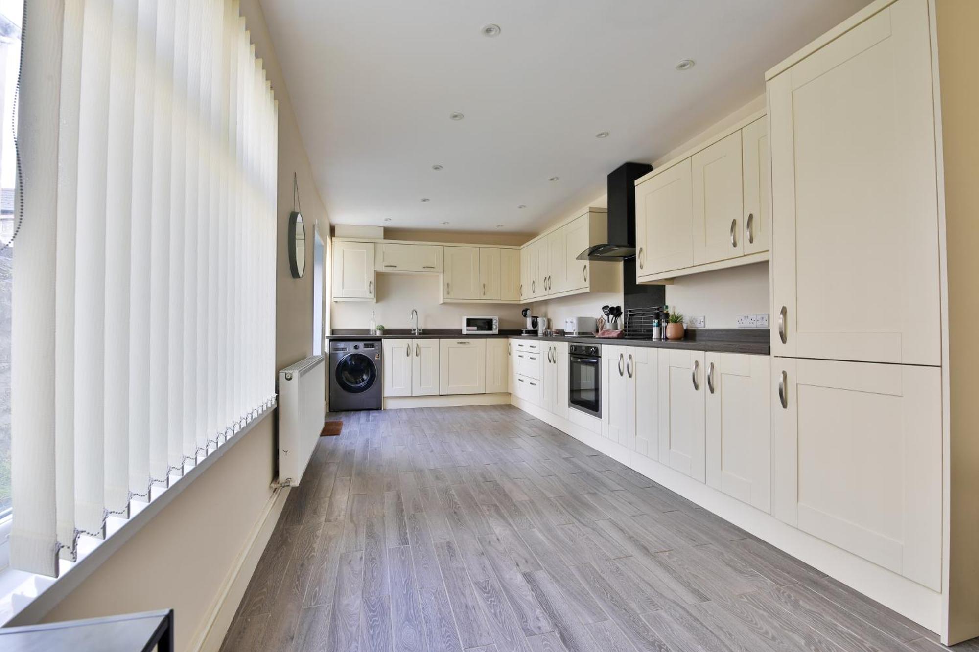 Apartment Stayright 3-bed Near Cardiff- Sleeps 6, Twin Or King Beds Cardiff